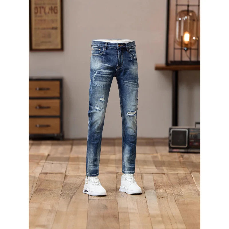 جينز أزرق كلاسيكي للخريف بتصميم فتحة للرجال، ملابس رجالية 2025 نمط جديد للشارع بنطال ساق صغير رائع ونحيف