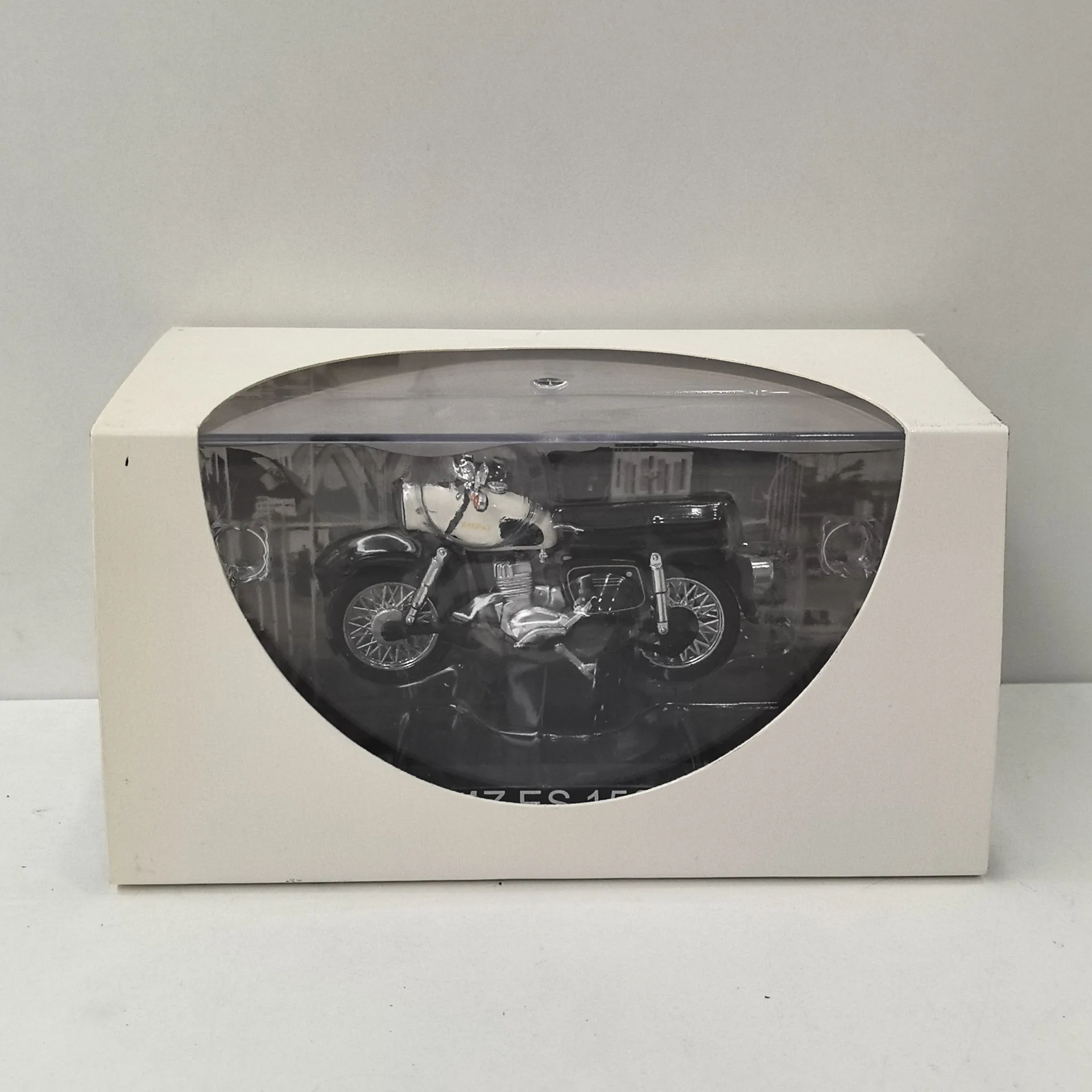 

Diecast IXO 1/24 Scale MZ ES 150 Motorcycle Model Fuel Tank Cap Alloy Other Accessories Plastic Car Model Collectible Toy Gift