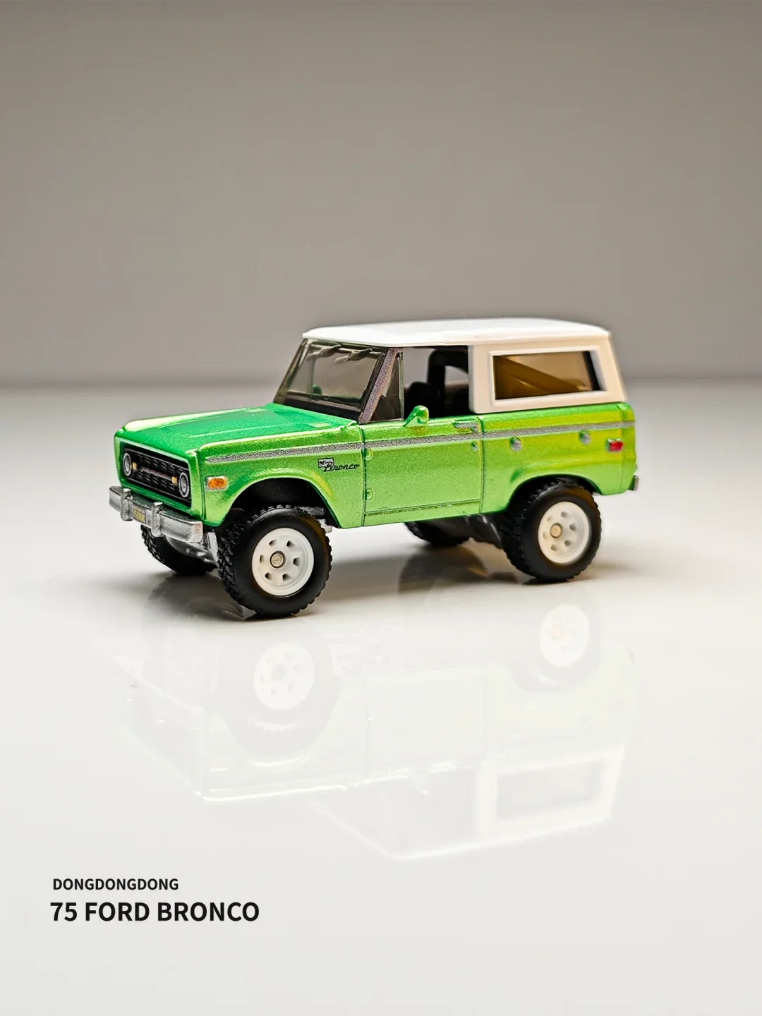 Hot Wheels Premium Boulevard 75 Ford Bronco 1 64 Diecast Car Model Collectible Alloy Vehicle Display Toy Surprise Christmas Gift