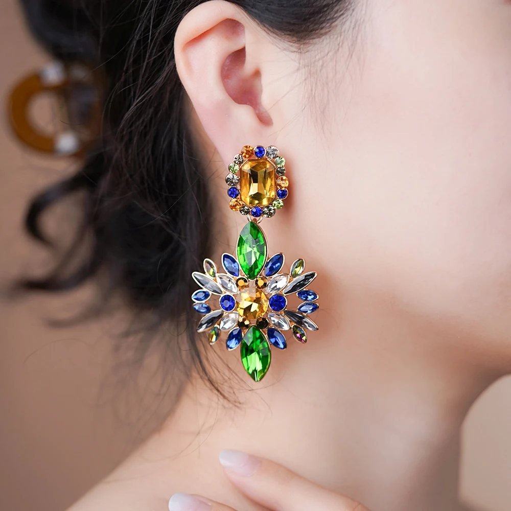 

Colorful Sparkle Women's Dangle Earrings Luxury Design Pendant Crystal Gem Statement Earring Casual Party Club Wear Jewelry 2023