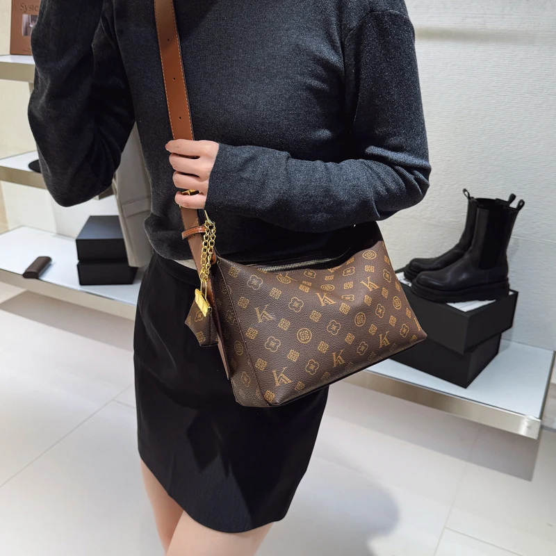 

Luxury PU leather women's shoulder bag, casual travel handbag, elegant women's zipper crossbody bag