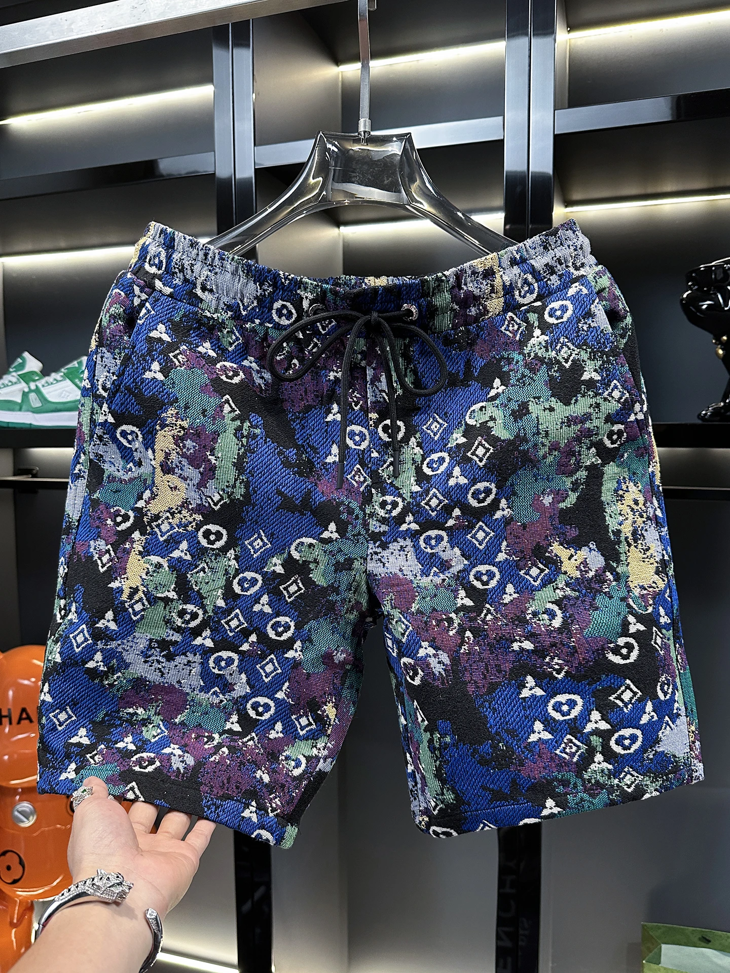 

Мужские шорты с цветочным принтом, повседневная летняя верхняя одежда, длина до колена, удобный свободный крой, модный европейский стиль