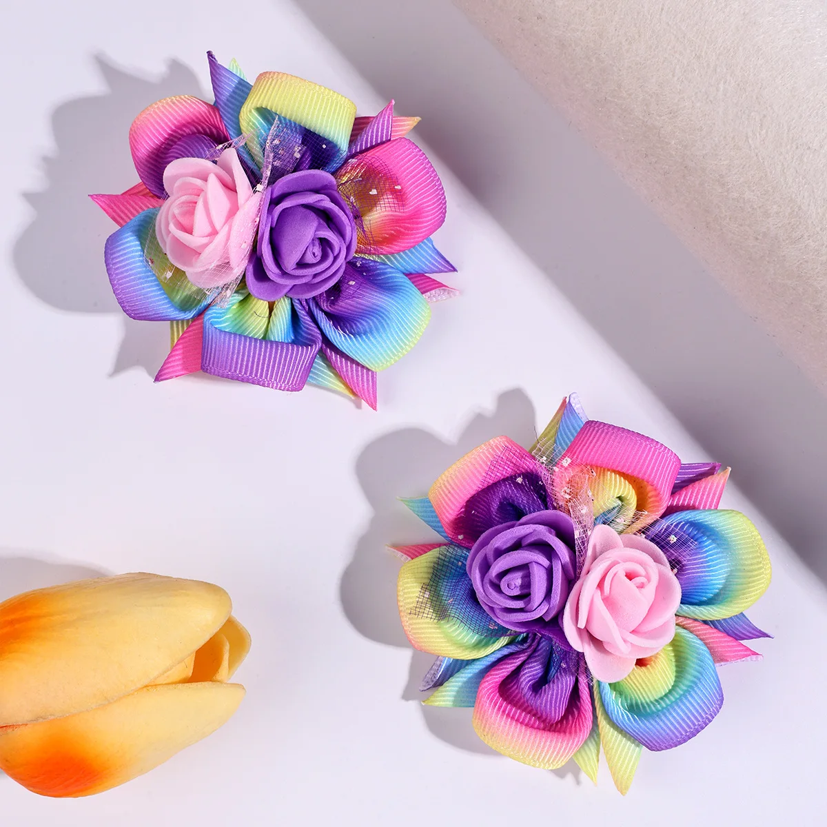 1 Paar Haarspangen mit Farbverlauf für Mädchen, Regenbogen-Blumen, dreidimensionaler Stoff-Haarschmuck, niedliche Seitenklammern, Kinder-Haarspange – Detail 2