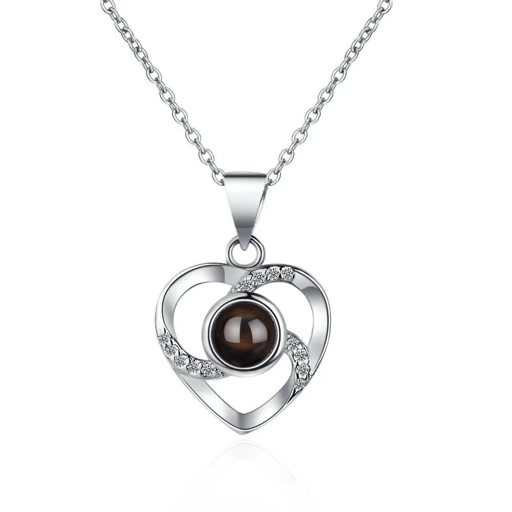 

S925 Sterling Silver Electroplated 18k Gold Heart-Shaped Love Projection Stone Clavicle Chain Girls Exquisite Necklace Pendant