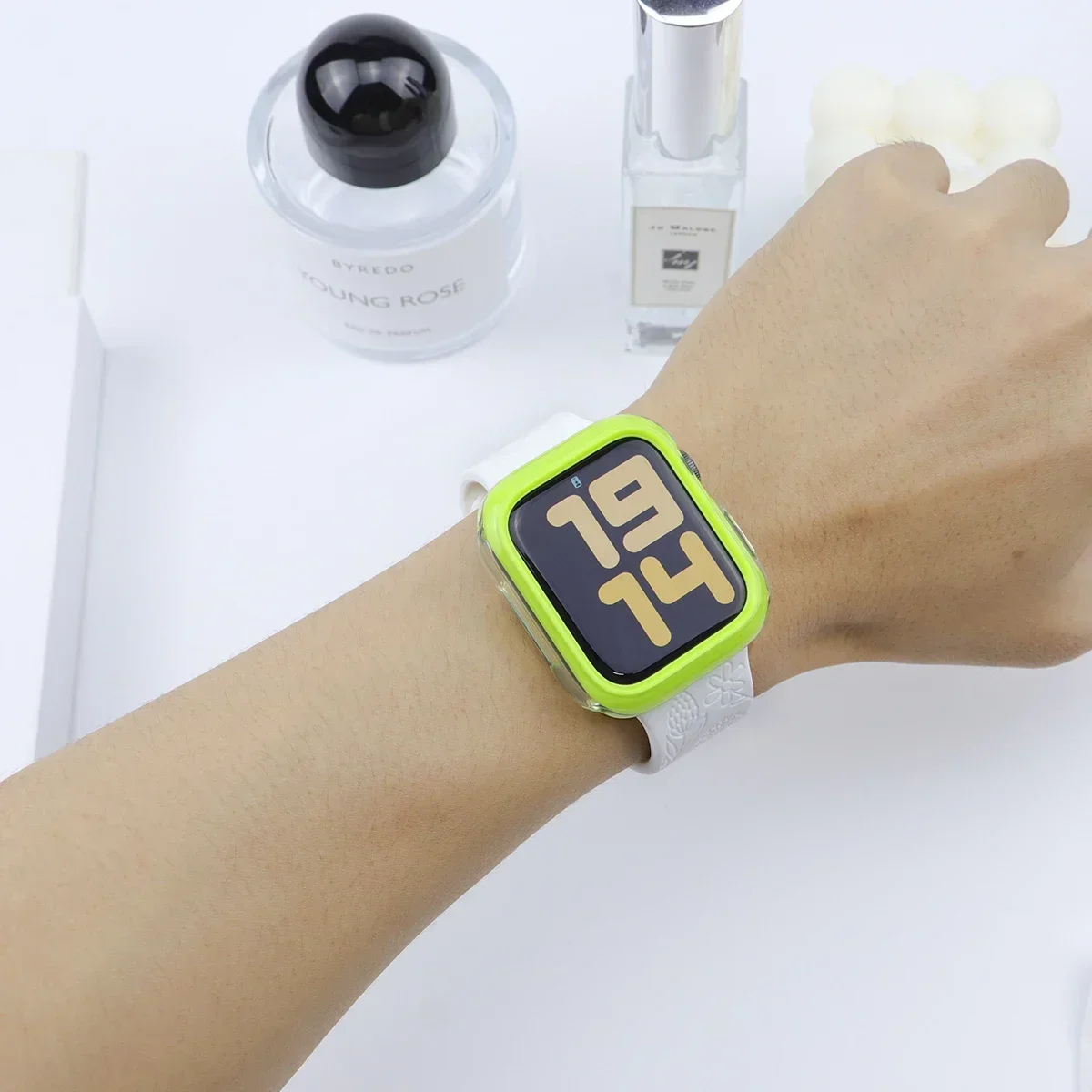 Apple Watch Ultra 49mm、11、10、46/42mm、iWatch 9、8、7、6、5、SE3、45/41/44mm対応 PC製保護シェル、バンパーカバー、アクセサリー