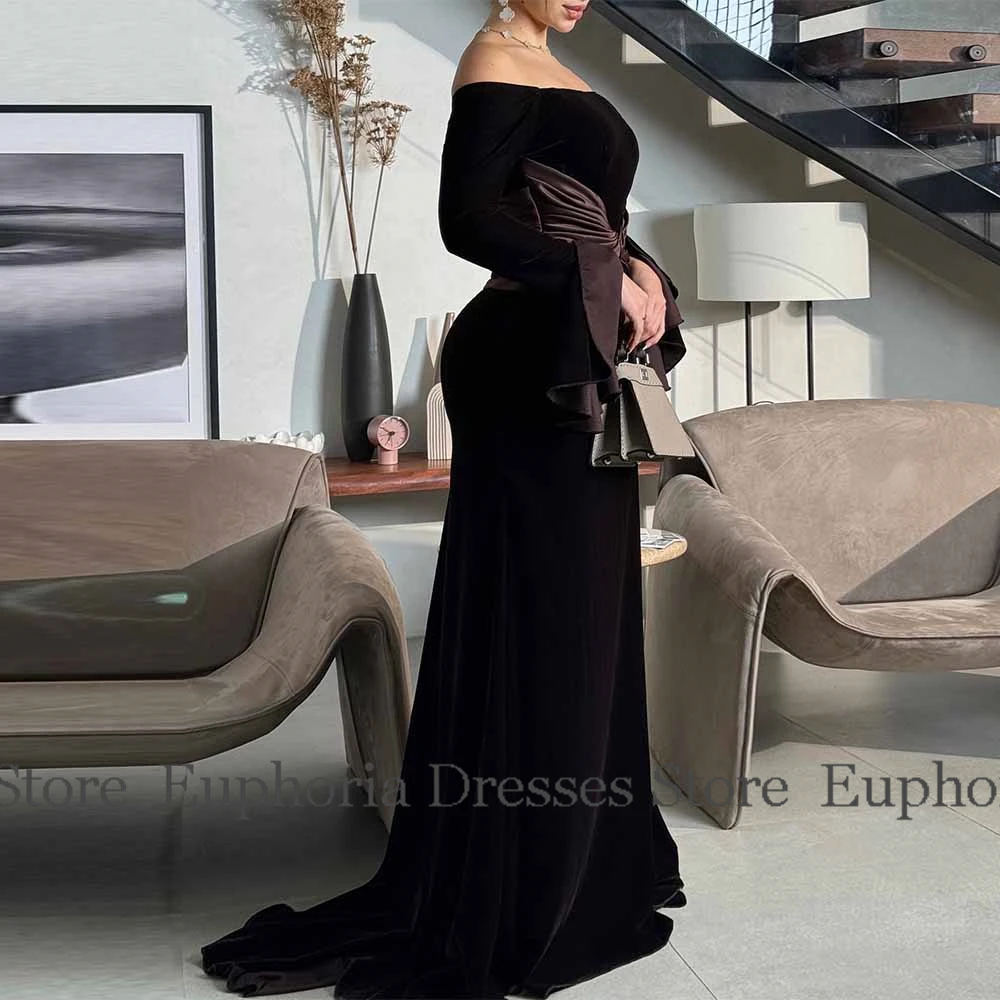 دبي المرأة فستاين سهرة/فساتين الحفلات القطيفة غمد/عمود فستان المشاهير البني خارج على الكتف الطية الكشكشة فستان سهرة نسائي