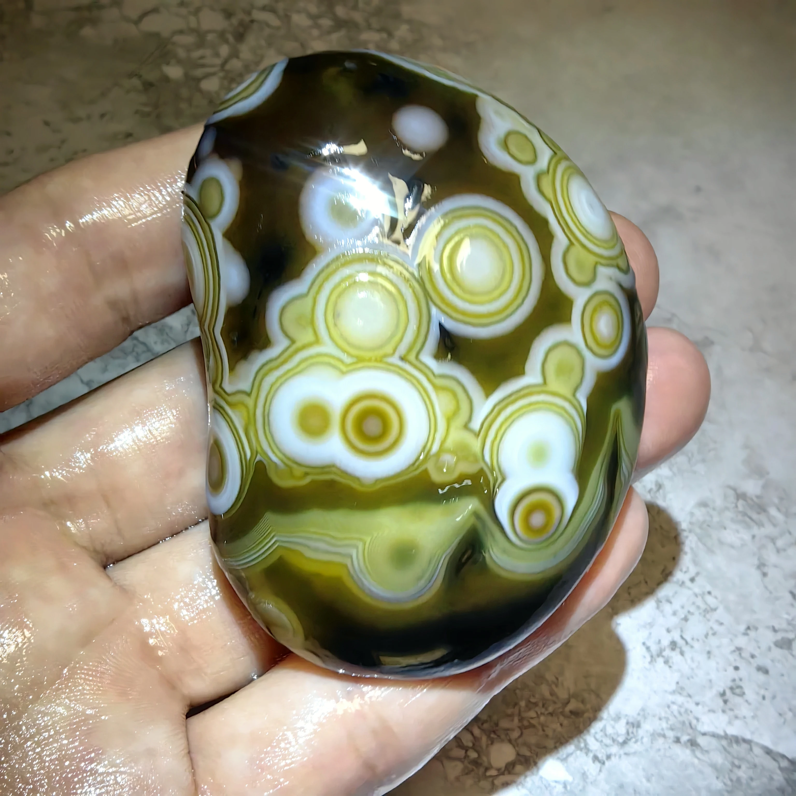 Naturally Gobi Eye Agate Mineral Specimen with Intricate Ring Patterns, Worry Stone Palm Stones Suitable for Rock Collectors