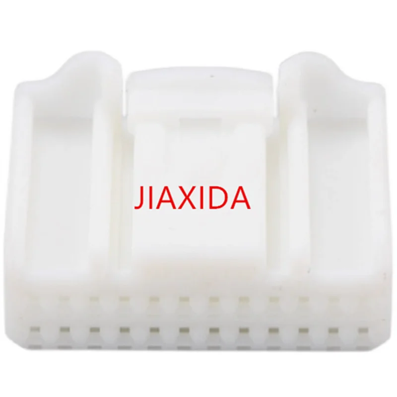 1717112-1 Shell-type connector with press-fit wiring terminals and rubber shell plug