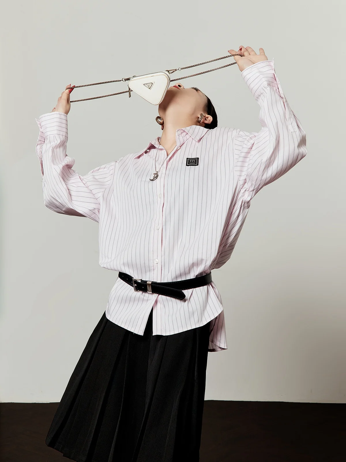 

Женская рубашка в полоску свободного кроя для похудения, розовая, в деловом стиле, модная, универсальная, с длинным рукавом, для повседневной носки, весна 2026