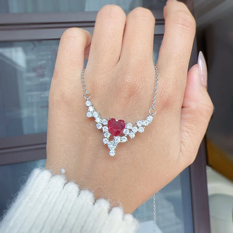Light luxury retro inlay love royal blue pendant set chain simulation Sri Lanka sapphire heart necklace wholesale