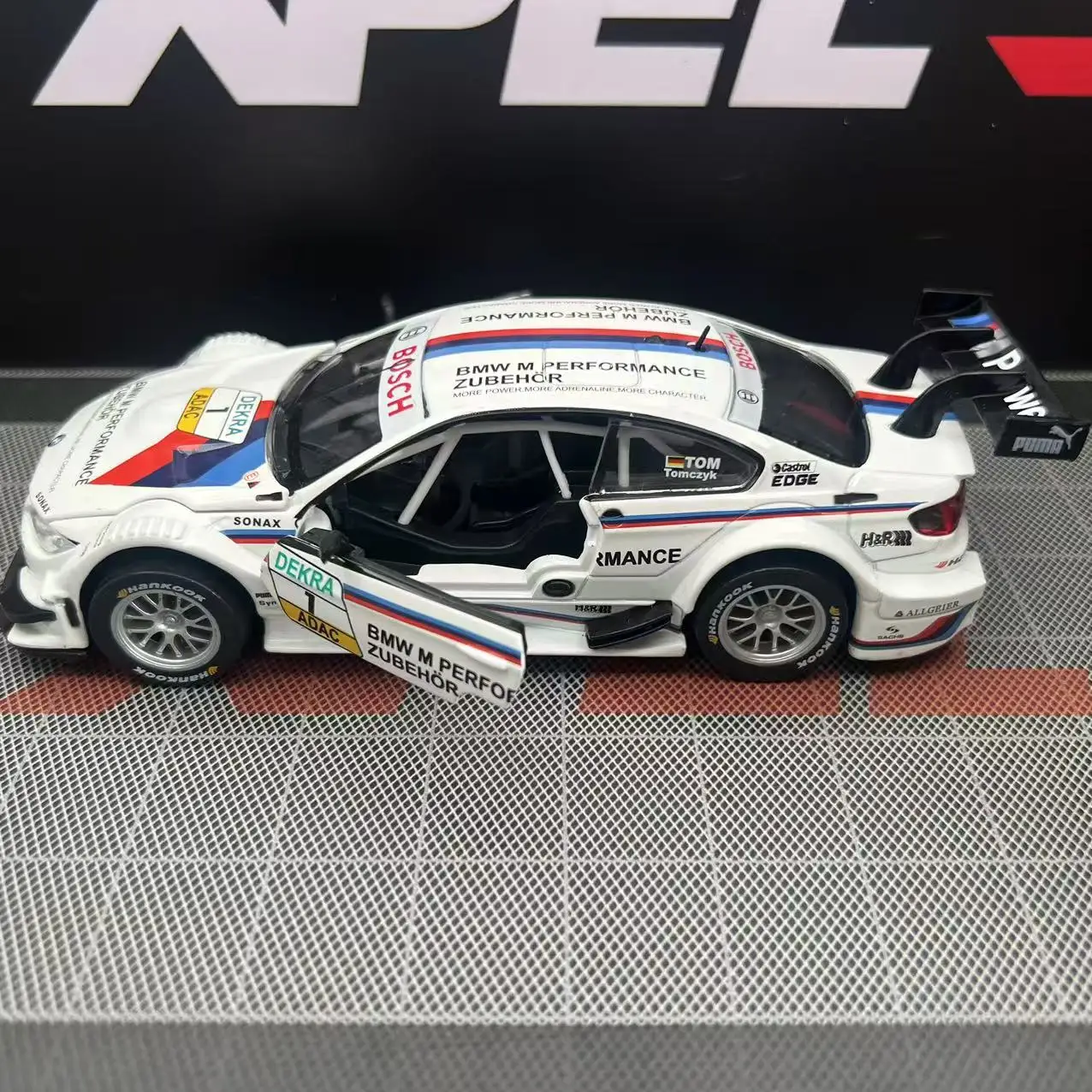 1:32 BMW M3 DTM coche de carreras de lujo alta simulación exquisitos vehículos de juguete fundido a presión estilo de coche modelo de coche de aleación coches extraíbles F299