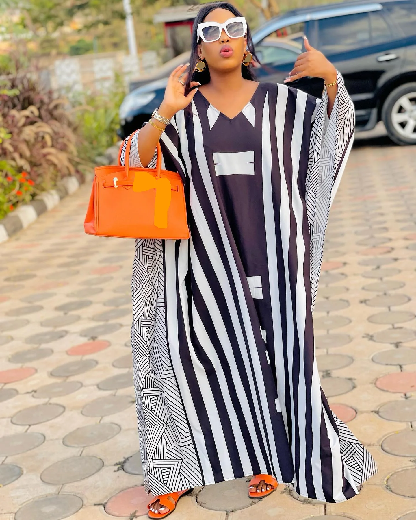 Oversized Wide Batwing Sleeve Black White Contrast Geometric Striped Kaftan Dresses for Women, V Neck Side Slit Caftans for Wome