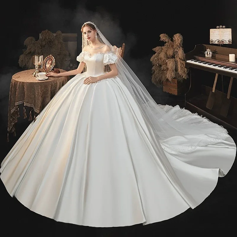 Customized satin white Ball Gown Royal Wedding Dresses Lace applique Long tail Made Robe De