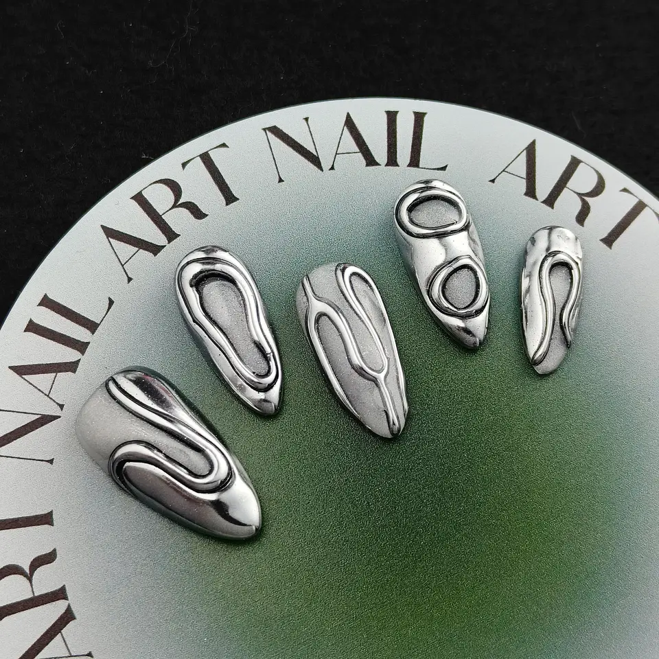 10 piezas de uñas postizas almendradas largas hechas a mano, plateadas metálicas, estilo gótico punk, con diseño 3D esculpido único, adecuadas para verano 3