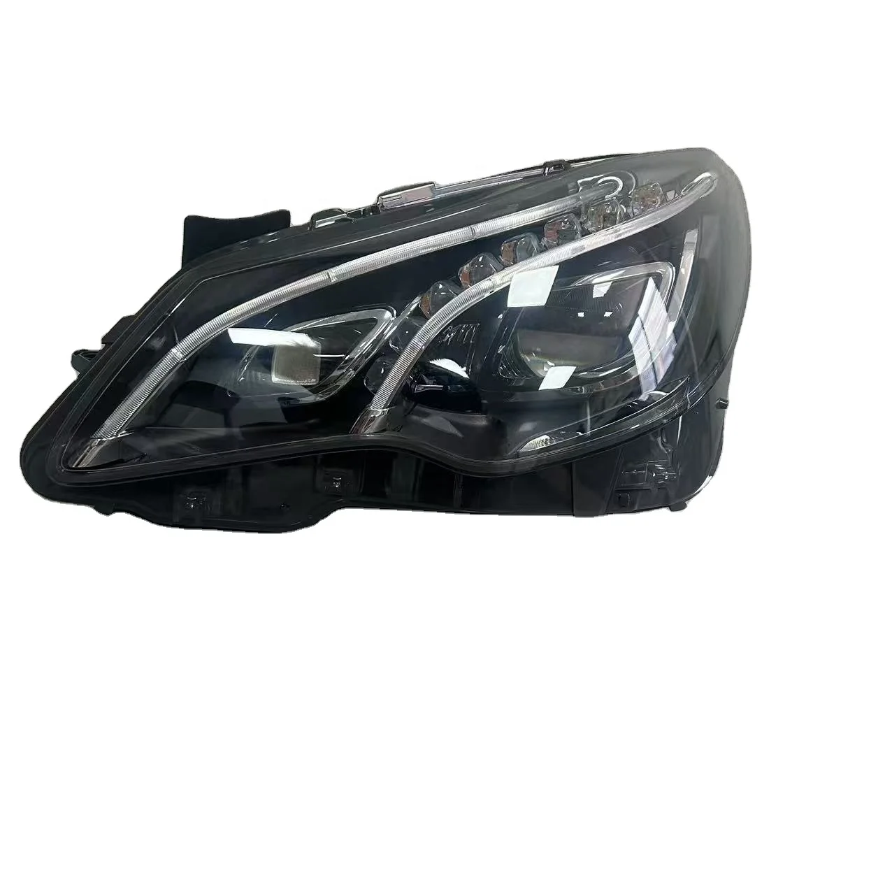 

Original Quality LED Headlamps for Mercedes-Benz W207 Auto Parts 2016-2022 Models Xenon Headlight White Light 6000k Color