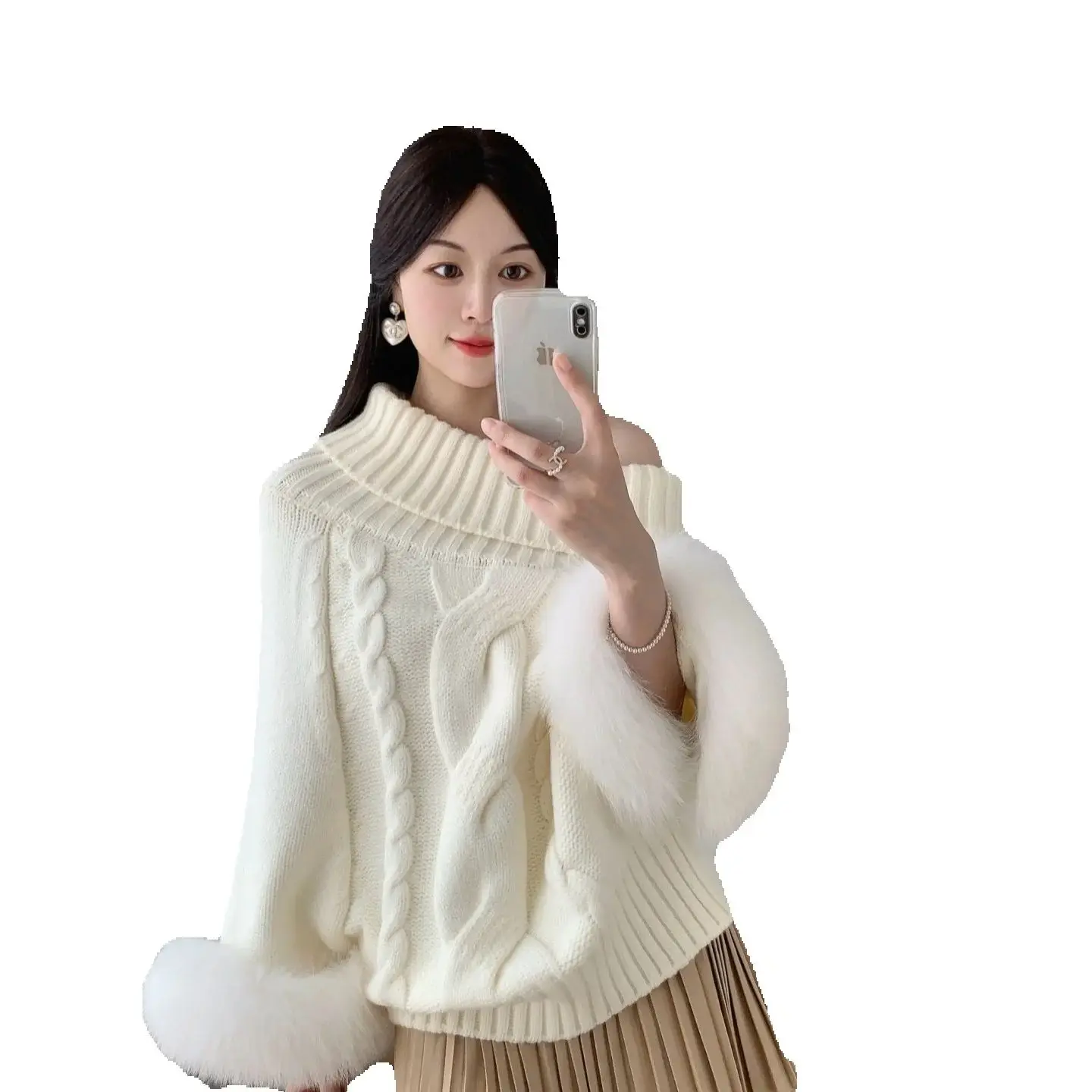Collection of Jingluo The new autumn winter  Beauty features a laid-back high-neck, bat-sleeved, slimming cape, fox fur and f