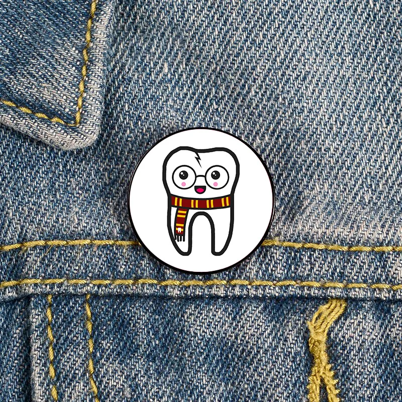 Explosion tooth tooth, chest needle cartoon clothes bags decorative brooch