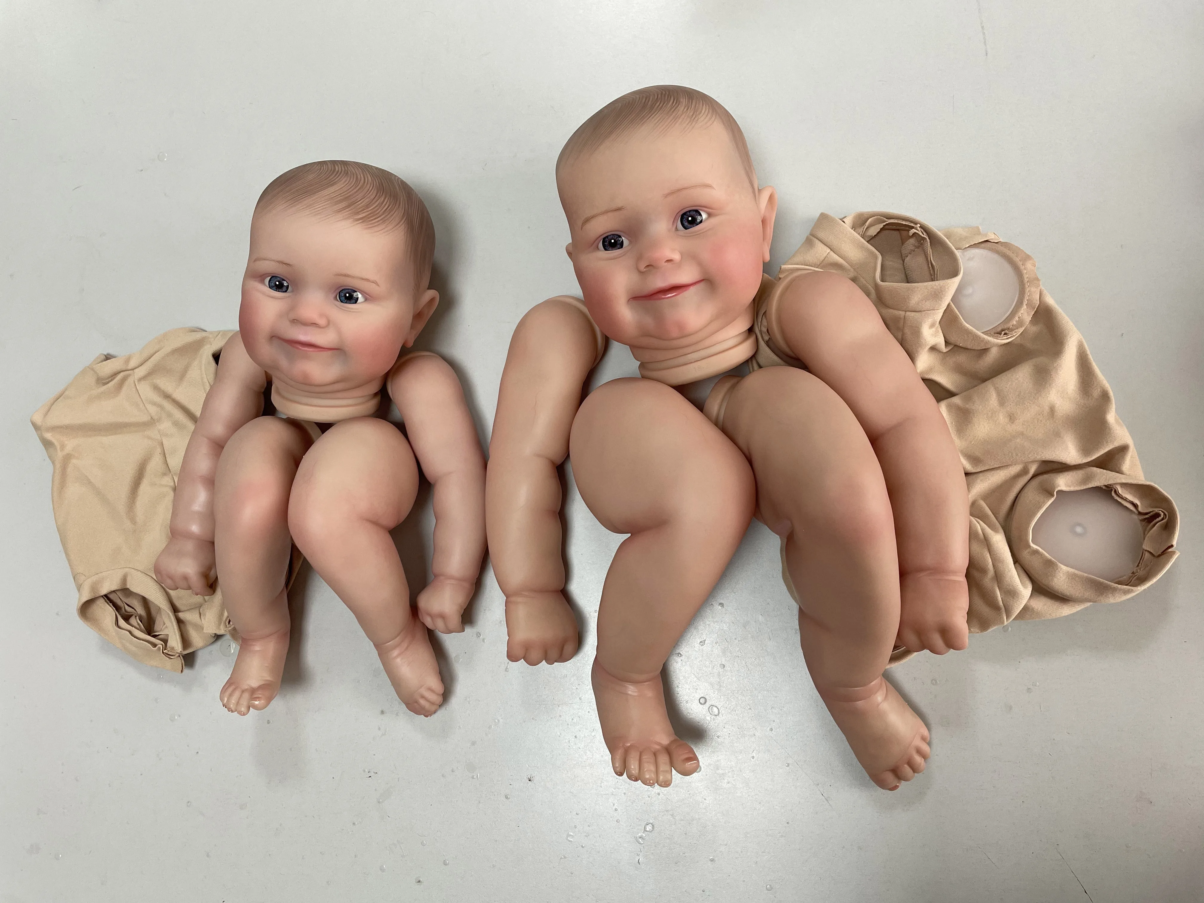 

Maddie Two Size 19/24inch Reborn Doll Kit Lifelike Soft Touch Multiple Layers Painting Doll Parts Visible Veins Hand Paint Hair