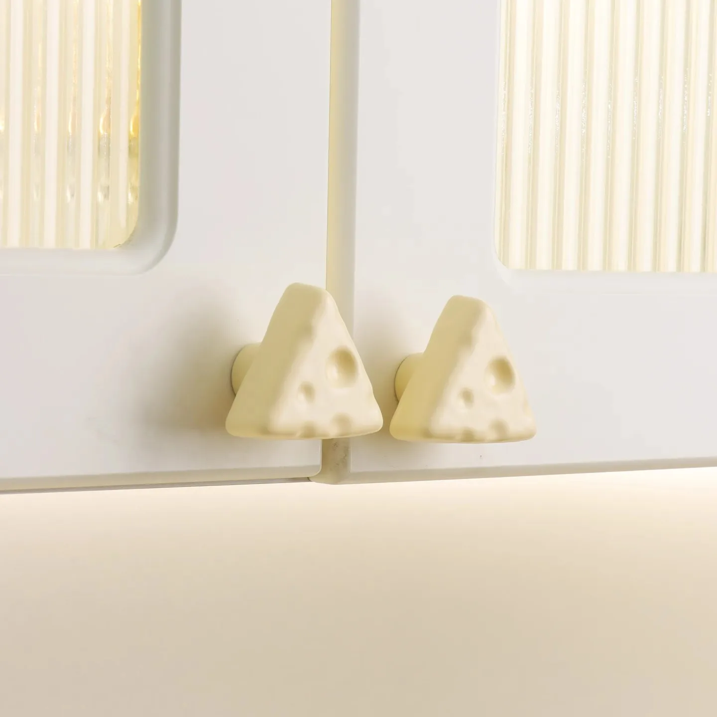 Light Luxury Cheese Cabinet Door Handle Kitchen Cabinet Cabinet Wardrobe Drawer Silver Handle Original Fashion Creativity