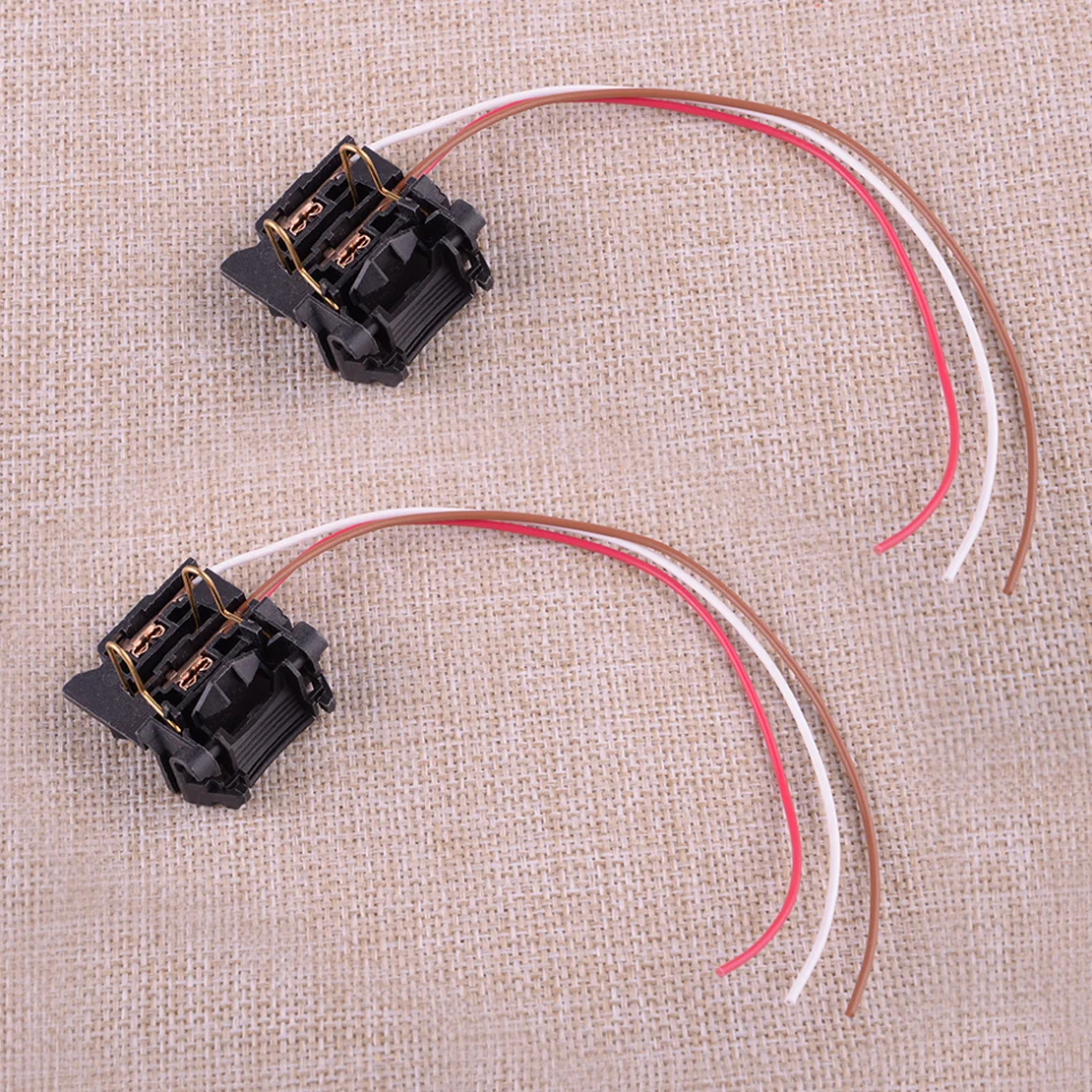 

2Pcs Durable H7 Low Beam Headlight Bulb Holder Adapter Socket Fit for Ford Focus 2 MK2 Focus 3 MK3