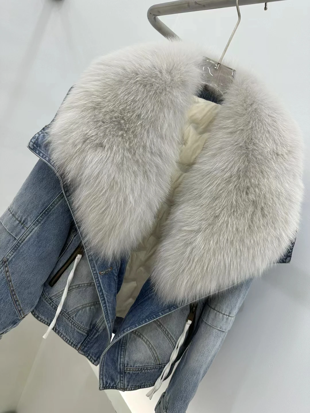 2023 Hot Sales New Fashion Denim Goose Down Big White Fox Fur Collar Detachable Goose Down Filling Inner Lining High-End Jacket