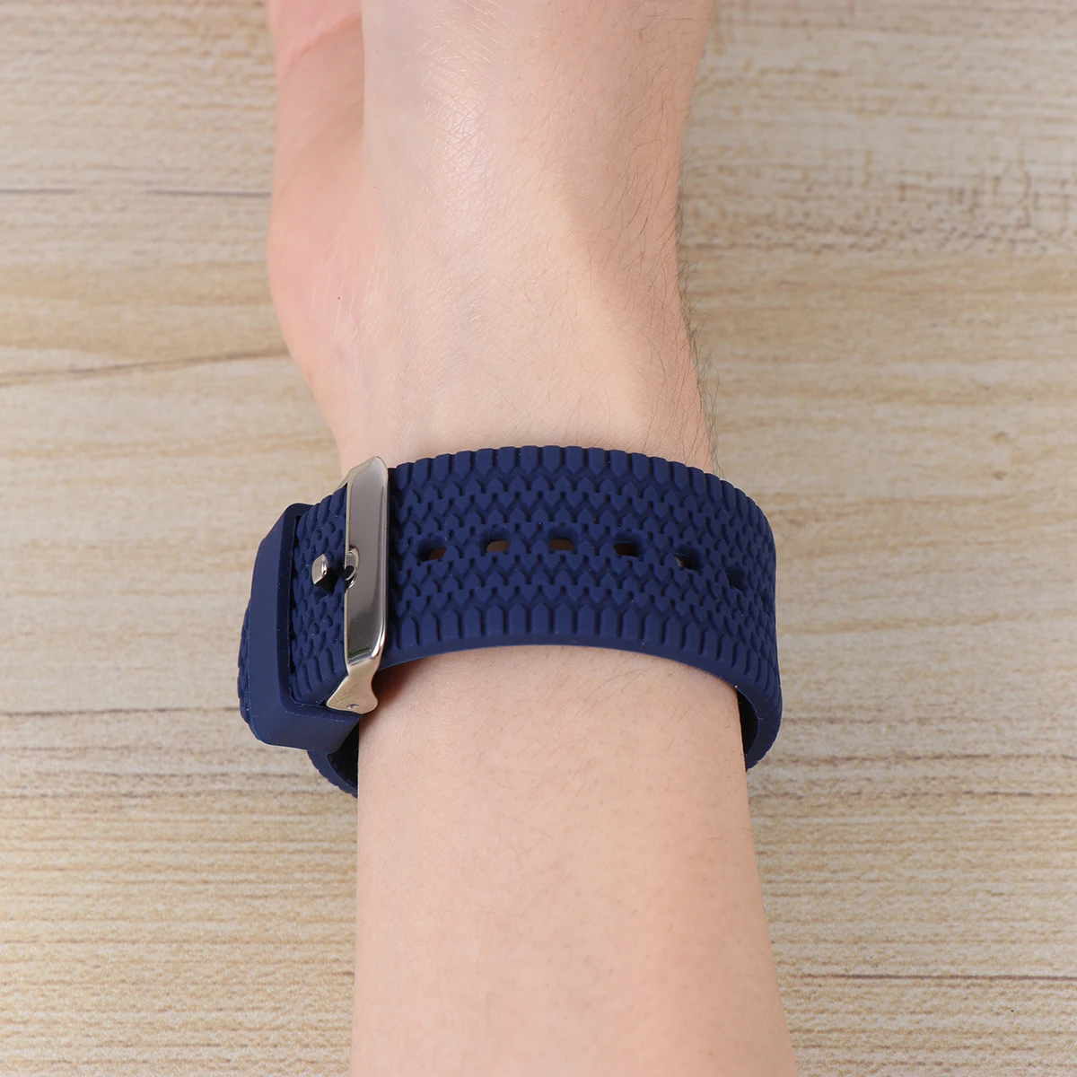 

20mm Silicone Watchband Dark Blue Environmentally Friendly Waterproof Replacement Adjustable Size for Sports Fitness