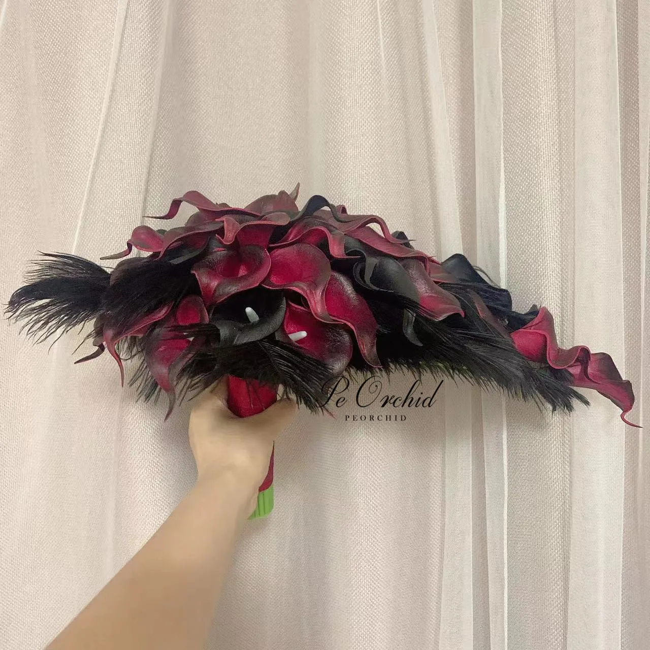 PEORCHID Gothic Vintage Black Burgundy Cascading Wedding Bouquets Calla Lily เจ้าสาวดอกไม้น้ําตกประดิษฐ์ Feather Bouquet