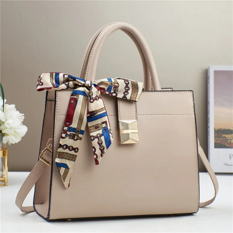 

Stylish Ladies Hand Bags Made Of Faux Leather Featuring Trendy Paris Vintage Lightweight Soft Daily Look​