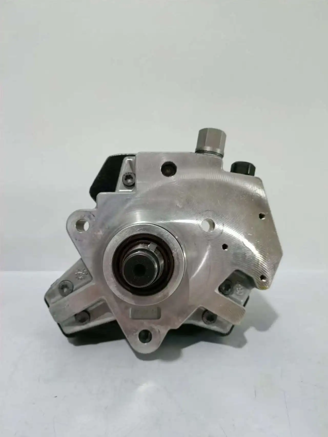 Common Rail Fuel Pump 0445010322 & 0445010323 Fuel Parts For Vehicles
