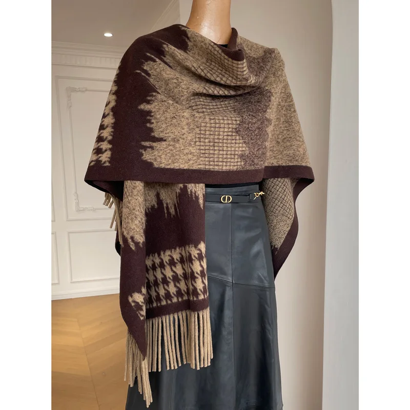 

2025Winter New Light Luxury Feng Shui Ink Shawl Warm tasselOuter Women's Scarf Thickened Cold proofSoft Warm Skin friendly Cloak