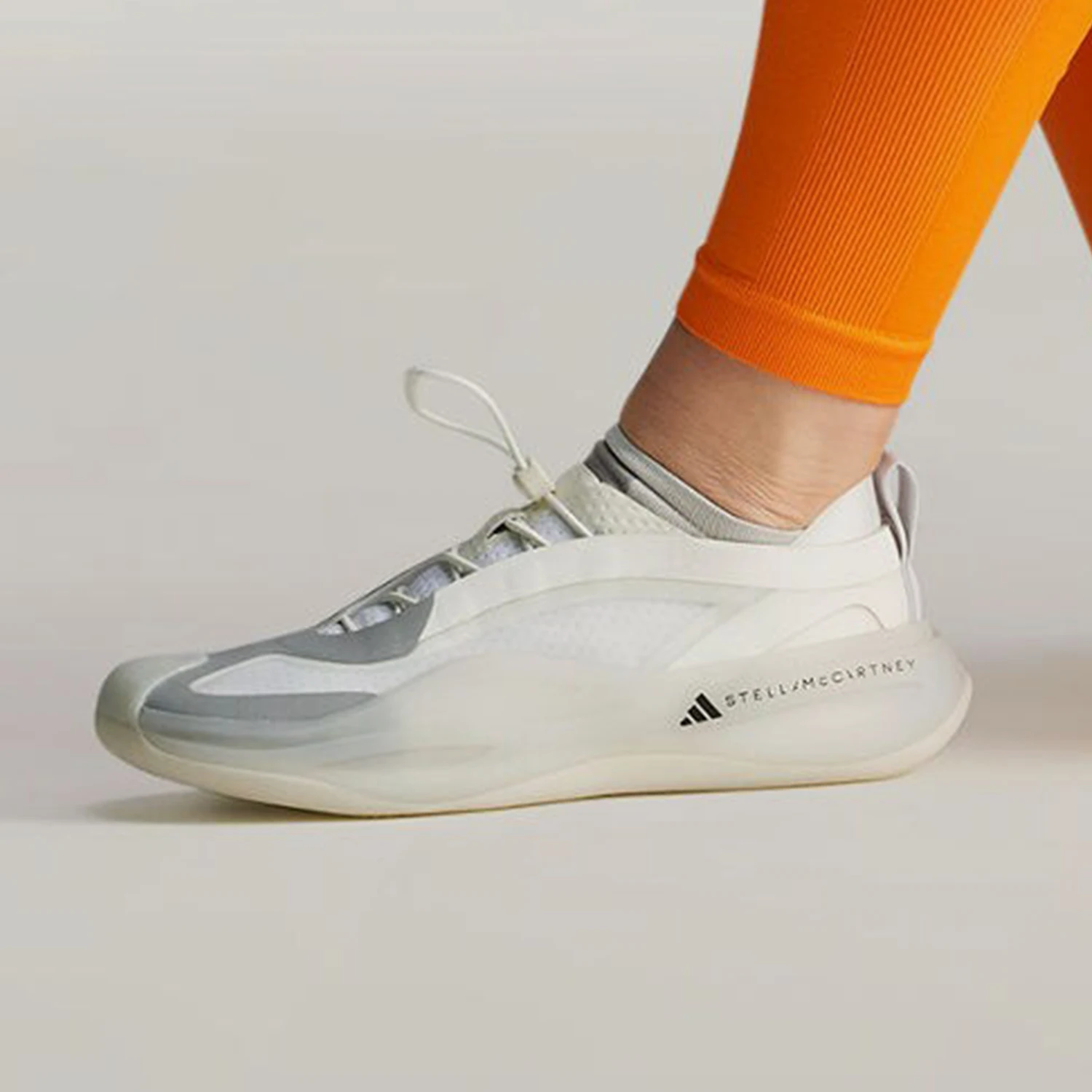 

Официальная женская повседневная прочная простая спортивная обувь Adidas ASMC IE3480