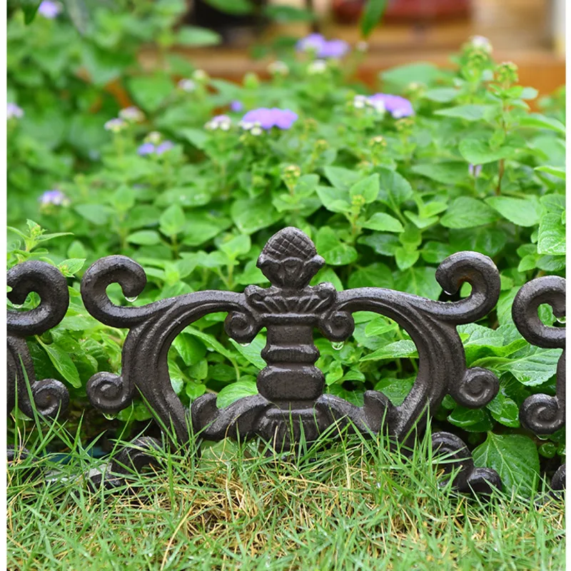 

4PCS European Style Fence For Flower Retro Cast Iron Fencing Trellis Gates Lawn Garden Low Guardrail Parapet Courtyard Decor