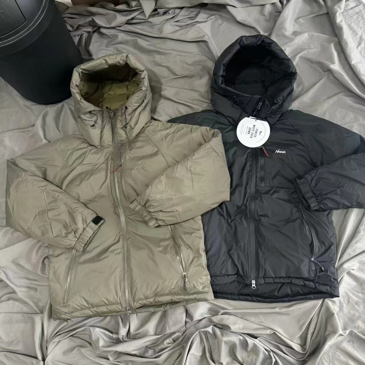 

Winter Down Jacke Unisex Hooded Waterproof Windproof with 90% Duck Down Fill Warm Thickened Warm Thickened Coat for Cold Weather