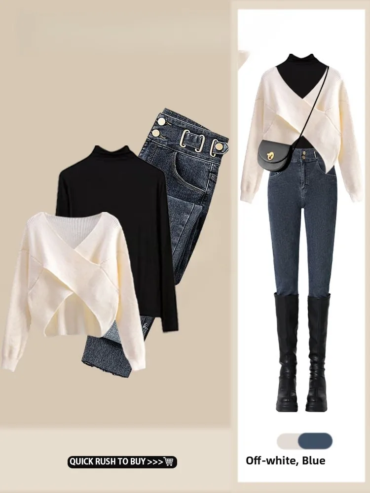 

Модный женский комплект из двух предметов: свитер с асимметричным вырезом и джинсы с высокой талией для ранней осени, высокое качество