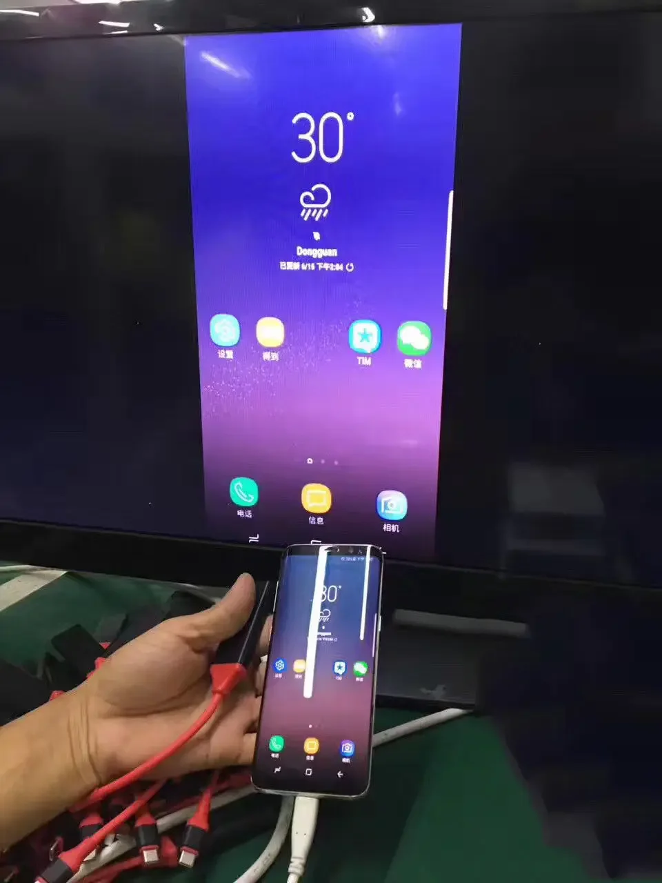 2M نوع C كابل أندرويد الهاتف إلى التلفزيون محول USB C فيديو رابط لسامسونج S25 S24 نوت 20 لهواوي P50 آيفون 15 16 قطعة