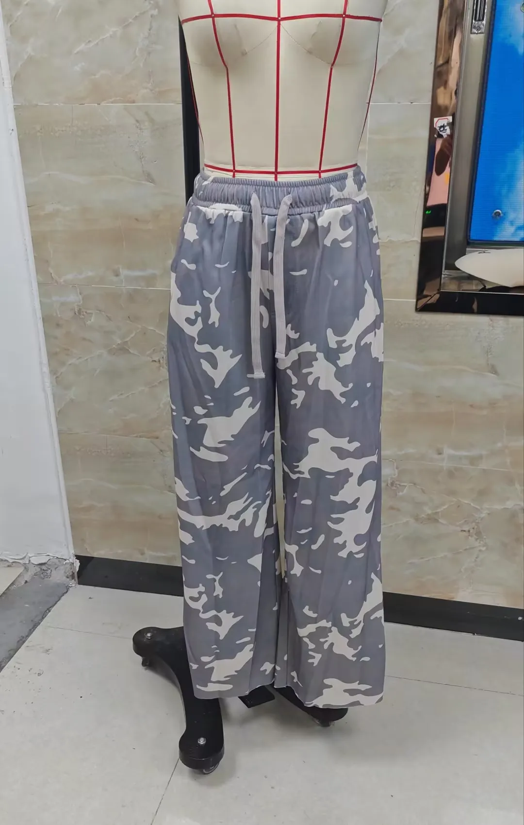 Womens Camouflage Print Wide Leg Jogger Pants Elasticated Drawstring Waist Relaxed Fit Camo Trousers Casual Street Loungewear