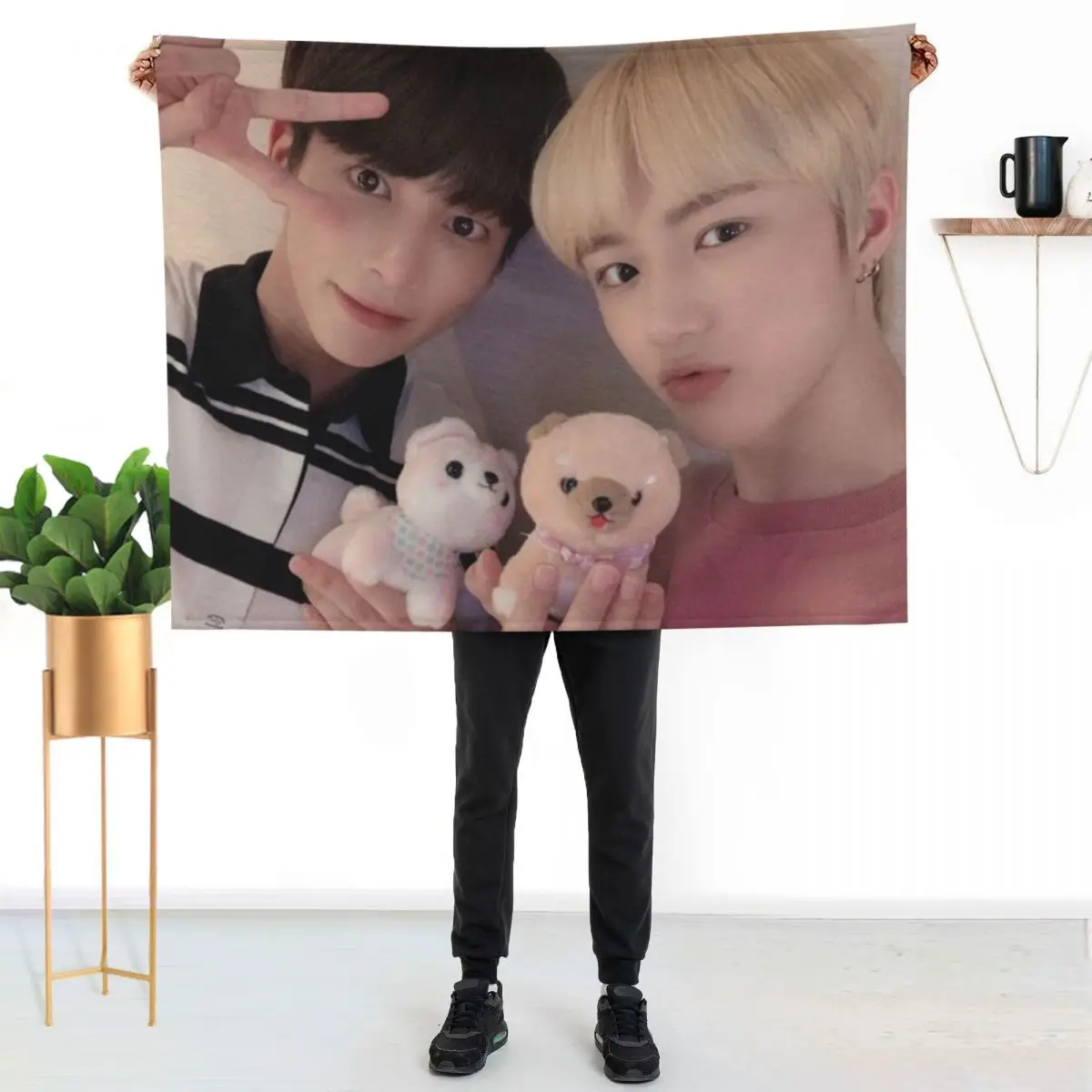 

TXT Taehyun & Beomgyu Throw Blanket Warm Comfortable Blanket for Office Napping