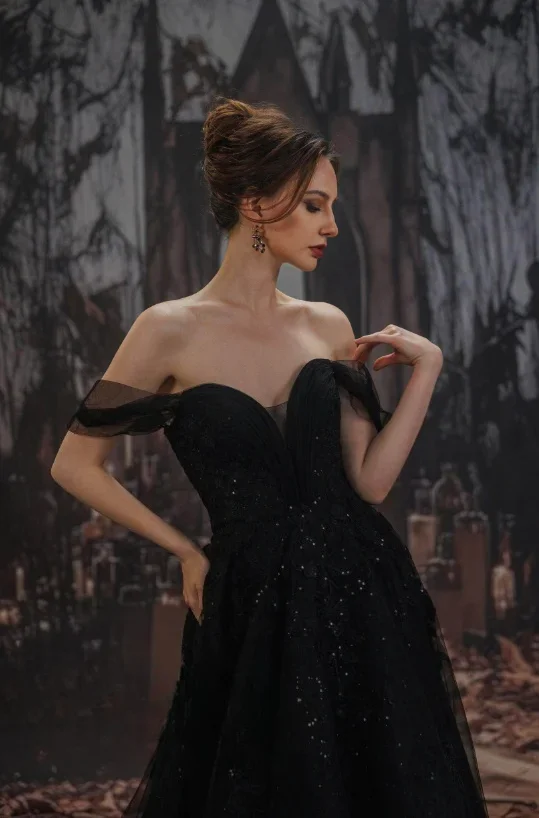 Black Gothic Wedding Dress with Lace and Crystal Decoration Sweetheart Neckline Backless and Long Train Customised