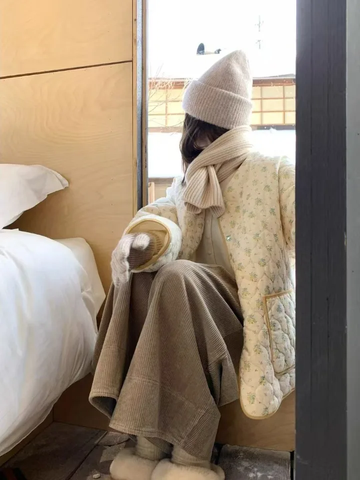 

Thiened Хлопковая куртка женская зимняя новая молодежная теплая верхняя одежда с цветочным принтом пальто корейского свободного покроя длинный све