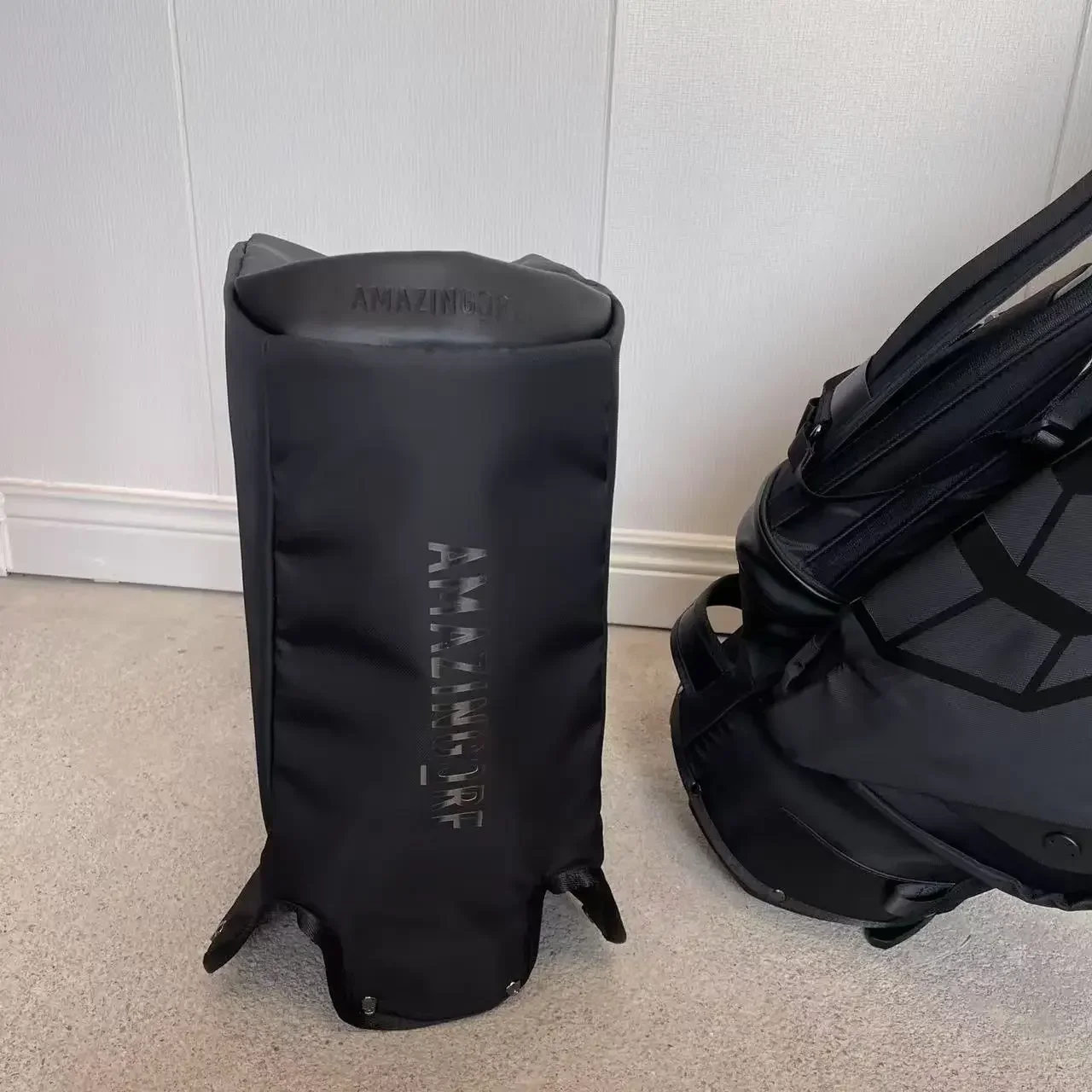 حقيبة جولف بحزام واحد، تصميم خفيف الوزن مقاوم للماء للجنسين، حامل نادي ذو سعة كبيرة