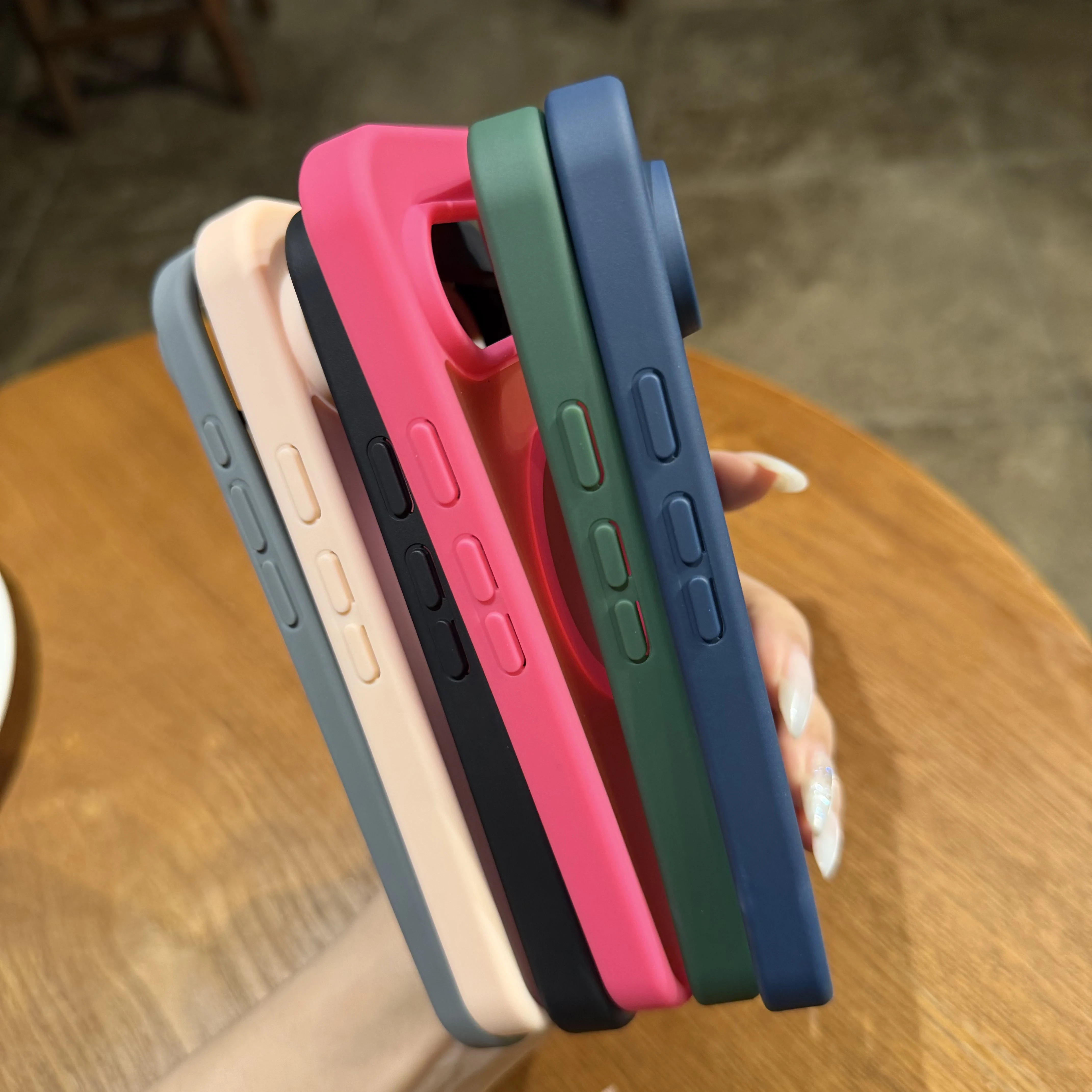 ممتص الصدمات الهجين المغناطيسي غير اللامع لحافظة Magsafe لهاتف Google Pixel 10 9 Pro XL حماية متينة متجمدة غطاء بسيط شفاف