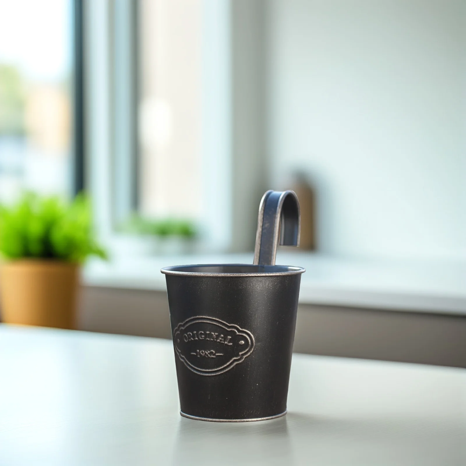 1 szt. Retro Metalowa Donica Wisząca na Ścianę, Ogrodowa, na Balkon, na Zewnątrz, Wiadro na Rośliny, Vintage Donica na Ogrodzenie