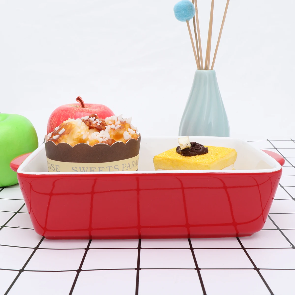 

Ceramic Baking Pan Premium Pottery Microwave Oven Safe Baking Tray Elegant Pink Porcelain Dish for Healthy Cooking