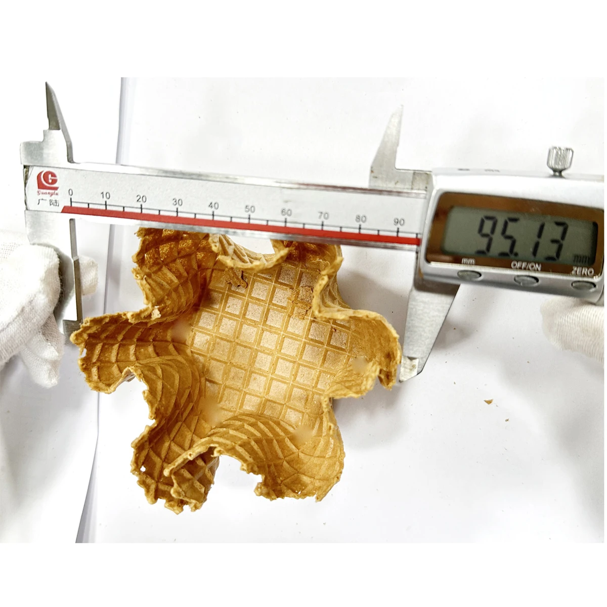 High Quality Kitchen Accessories Ice Cream Bowl Mold Non-stick Yogurt Waffle Bowls