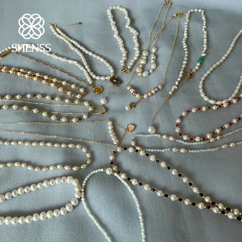 หลายรูปแบบธรรมชาติน้ำจืดไข่มุกสร้อยคอ