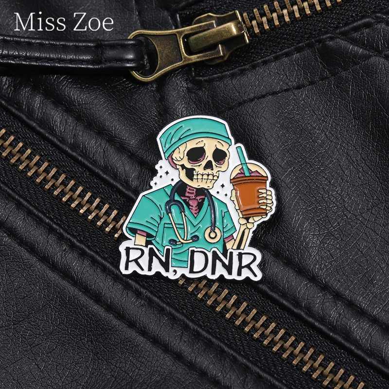 Medical Directive RN DNR Enamel Pin Surgical Uniform Stethoscope For Surgeons Skeleton Brooch Lapel Badge Friends Jewelry Gift