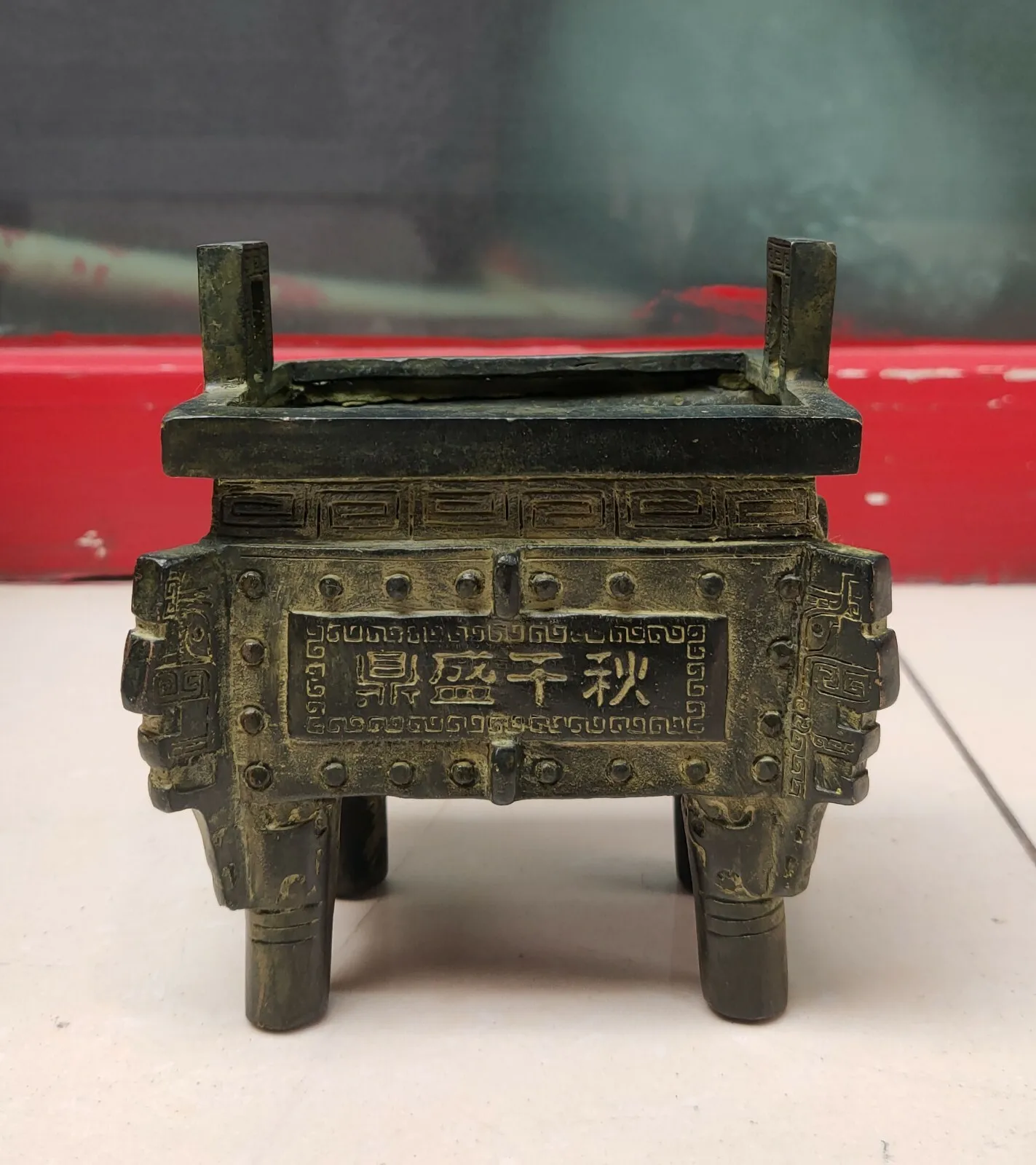 Antique Old Bronze Tripod Vintage statues carved Incense Burners Lucky Censer