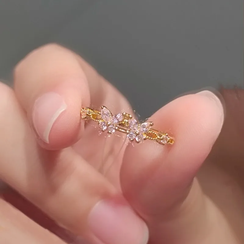 2025 الربيع والصيف موري الخفيفة الفاخرة حلقة المتخصصة تصميم مفتوح السبابة البنصر المجمدة الوردي فراشة الدائري فراشة فتاة