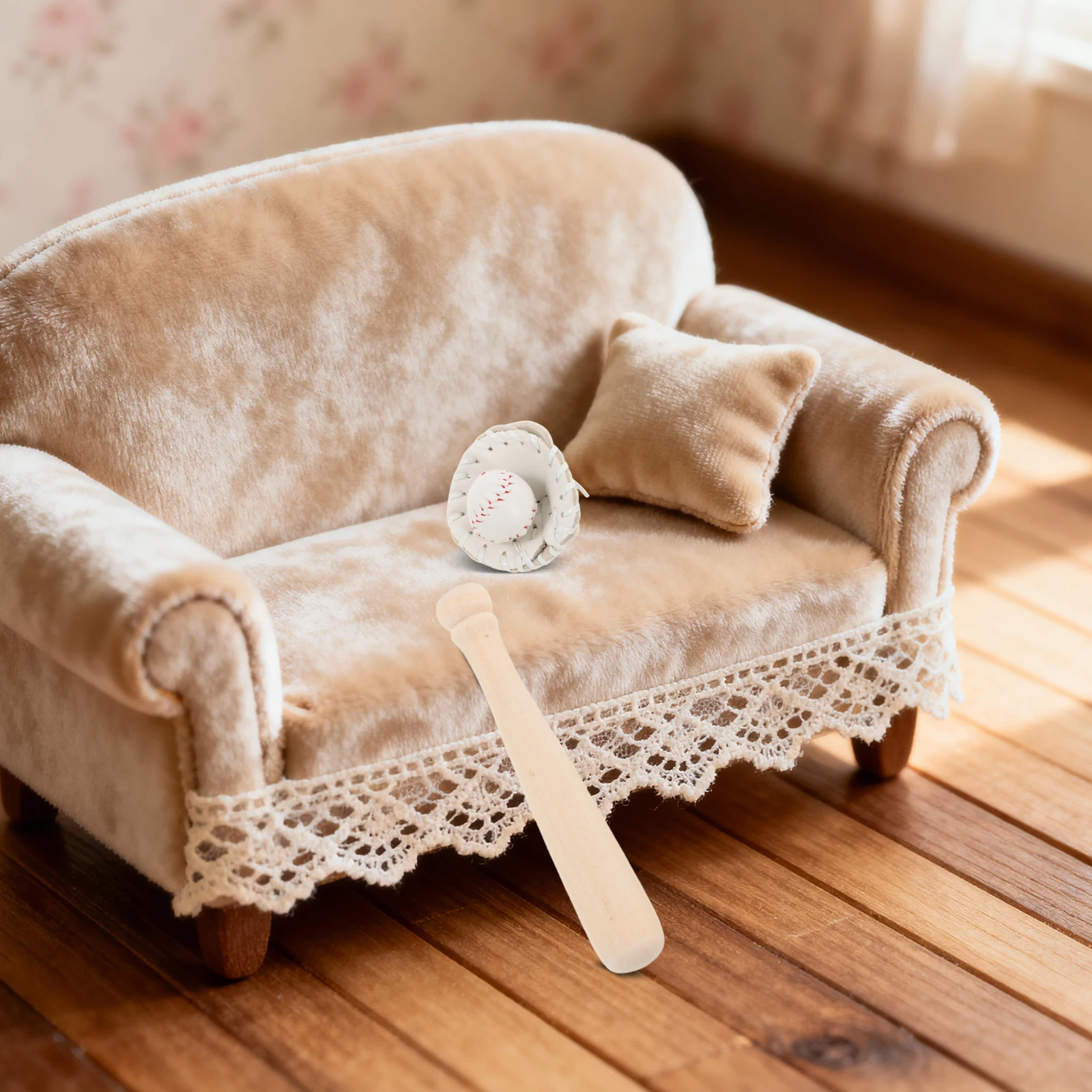 2 conjuntos de luvas de taco de beisebol em miniatura conjunto de bola detalhada equipamentos esportivos miniaturas acessórios para casa de bonecas chaveiro de amuletos de beisebol