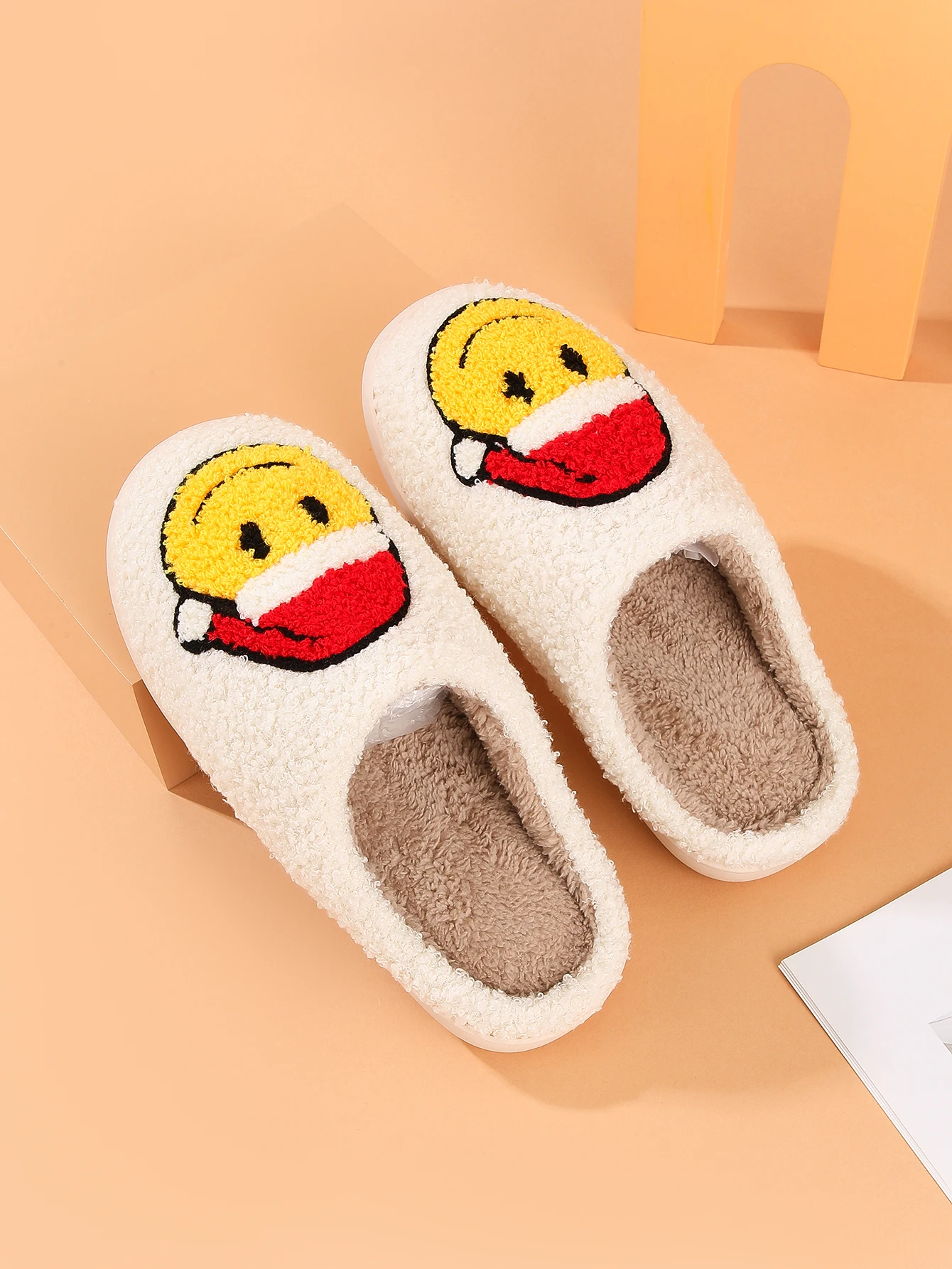 Men's Comfortable Home Cute Cartoon Smiling Face Christmas Hat Christmas Tree Strawberry Cotton Slippers for Men and Women Couples Warm Cotton Slippers